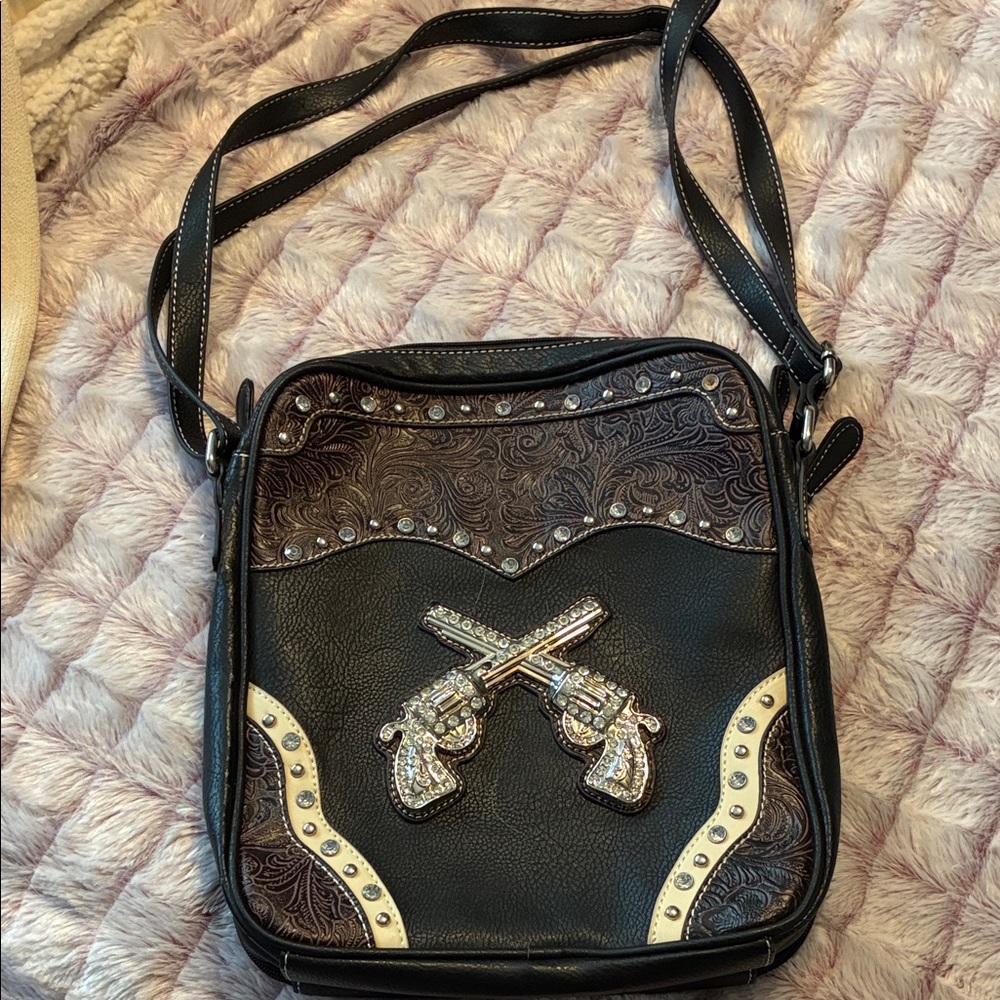 Blazin Roxx Black and Brown western concealed and carry  Bag